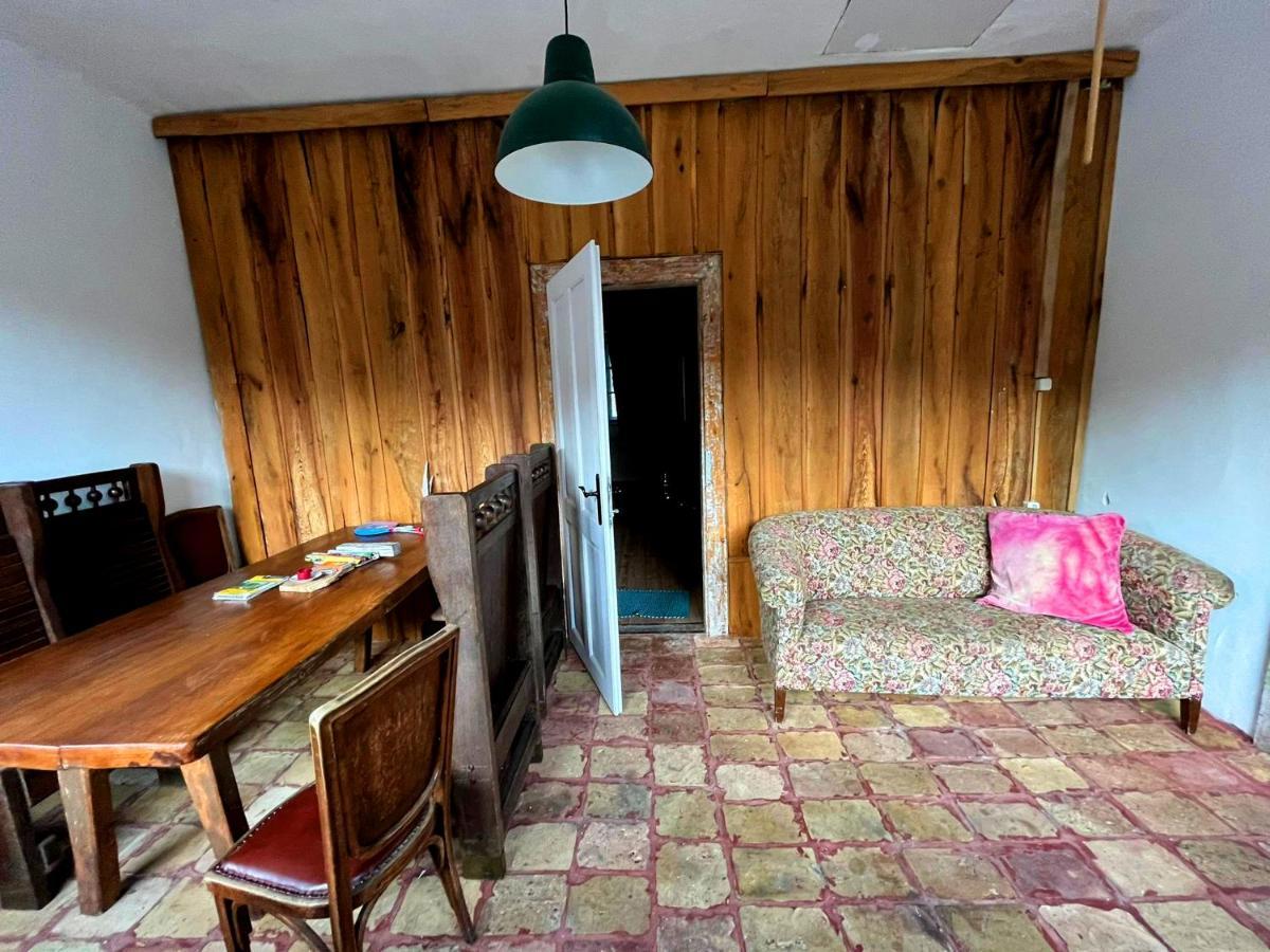 Apartment Doemoerkapu Rengeteg Vendeghaz